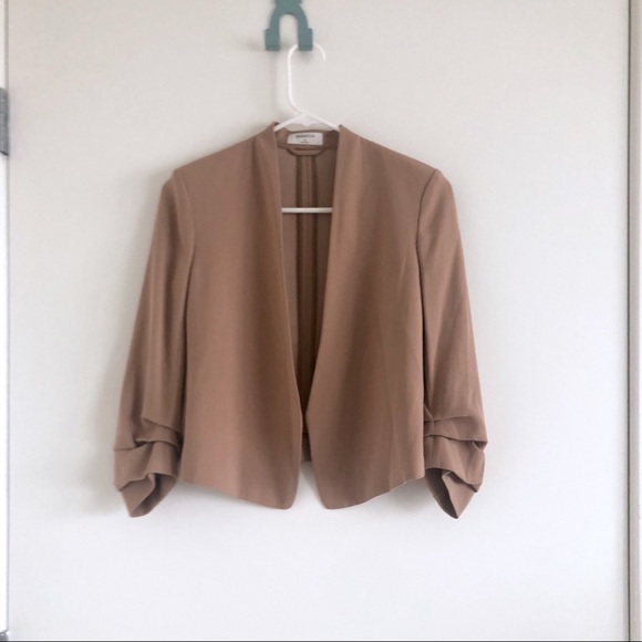 Aritzia Jackets & Blazers - Aritzia Babaton Macauley/Power short blazer